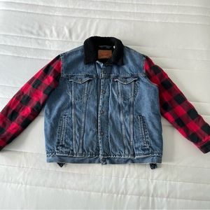 Levi’s Vintage Relaxed Fit Sherpa Trucker Jacket